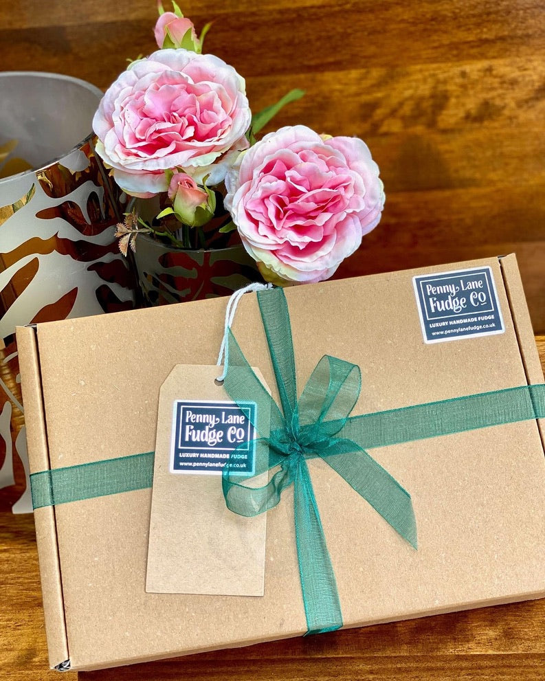 Large Heart‑Shaped Fudge Gift Box – Handmade & Gift Wrapped UK